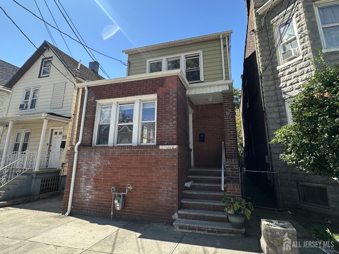 Primary Photo - 109 Madison Ave