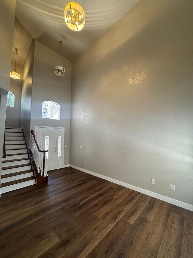 Foto del edificio - 4481 Tomer Ln