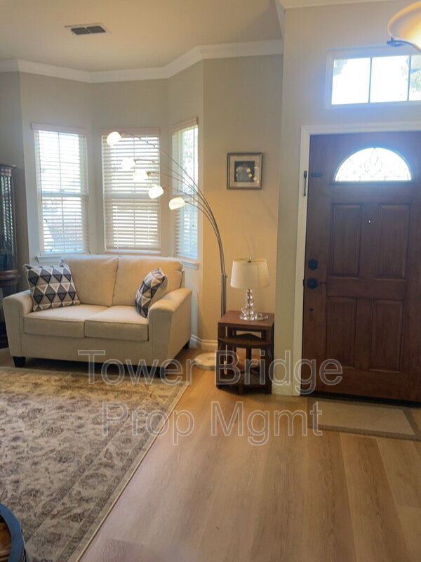Foto del edificio - 12040 Gold Pointe Ln