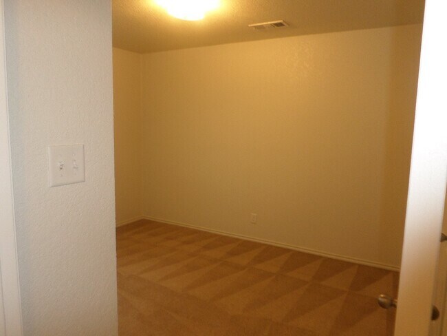 Foto del edificio - 3804 Joshua Taylor Dr