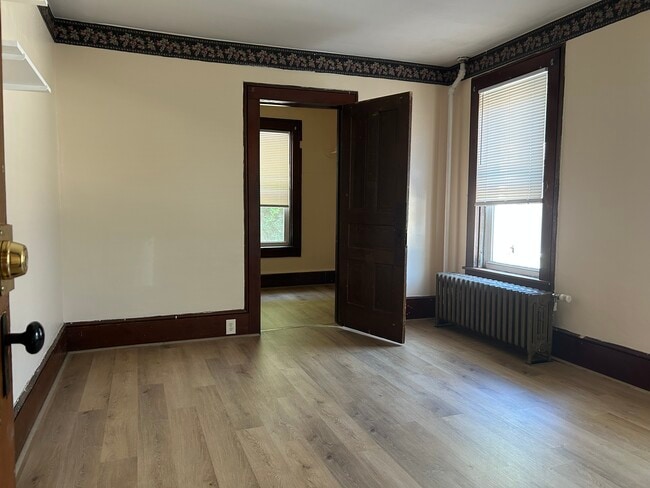 Building Photo - 187 N Fairview St