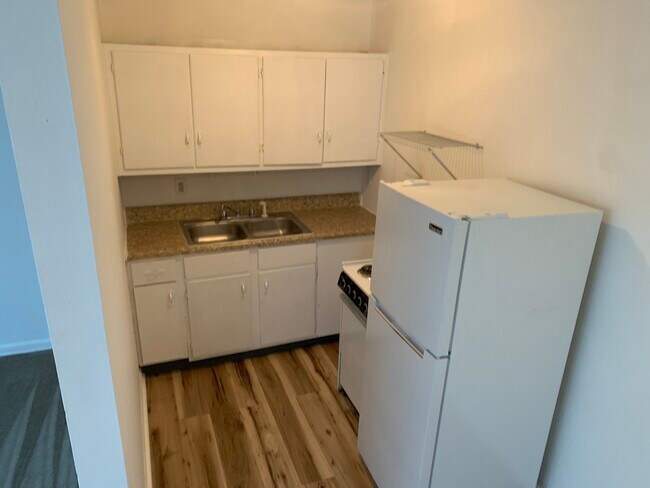 Cozy Kitchen - 3702 Whittle Springs Rd