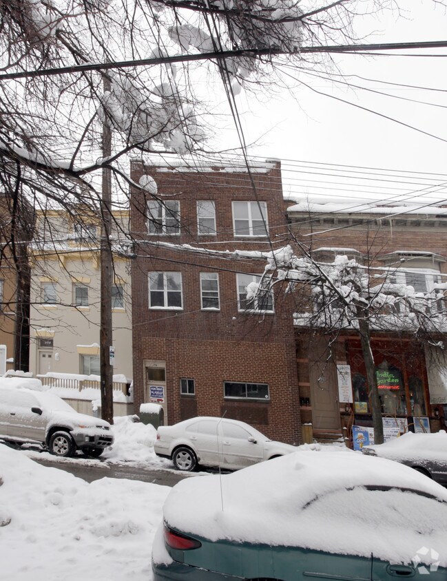 Building Photo - 330 Atwood St