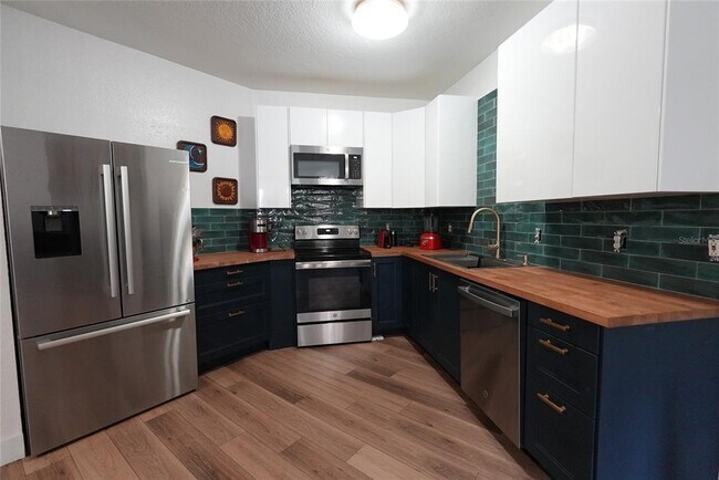 Foto del edificio - 911 N Orange Ave