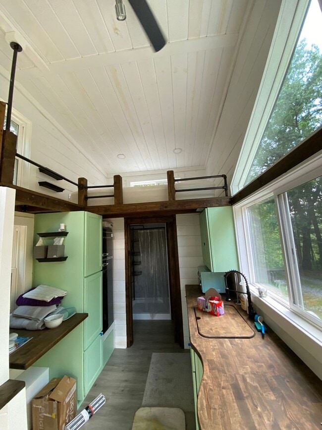Building Photo - The tiny home of your dreams!
