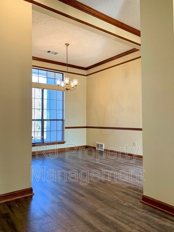 Foto del edificio - 6678 Spencer Forest Cove W