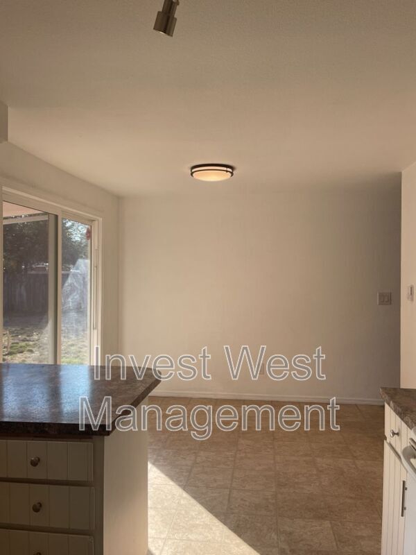 Building Photo - 2313 NE 156th Ave