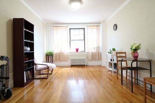 Primary Photo - 141 Chiswick Rd