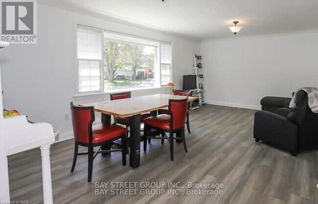 Building Photo - 6565 Stamford Green Dr