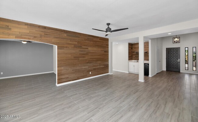 Foto del edificio - 6614 E Kelton Ln