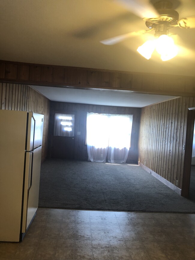 Foto del edificio - 213 E Walnut St