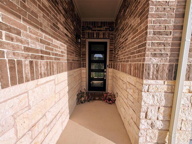Foto del edificio - 228 Mystic Cyn Ln
