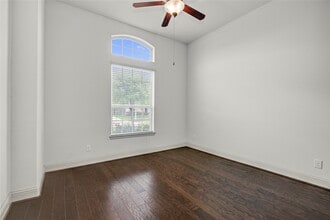 Building Photo - 1644 Longwood Glen Ln