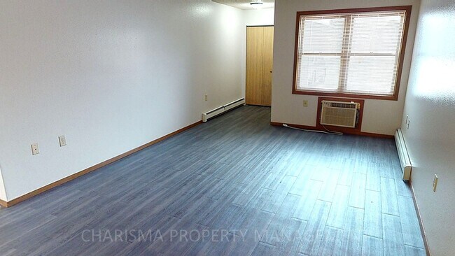 Foto del edificio - AMENITIES YOU CAN'T LIVE WITHOUT WITH A PR...