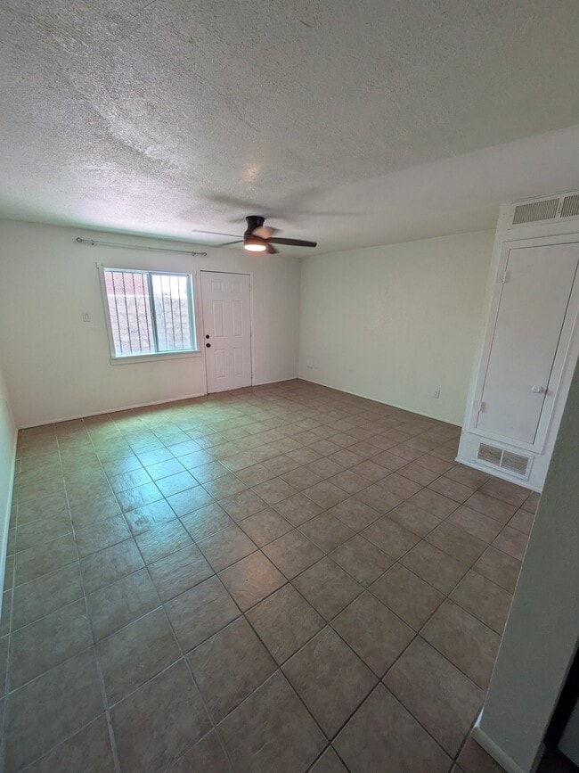 Building Photo - 1491 Alamo St