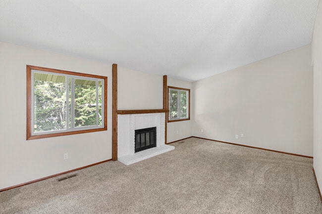 Tons of natural light, vaulted ceiling, new carpet and paint, panoramic views - 9774 Dorset Ln
