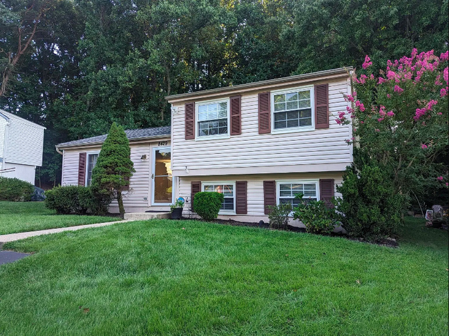 Building Photo - 8429 Great Lake Ln