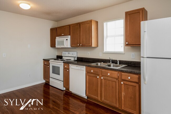 Foto del edificio - Prepare to fall in love with this 3 bedroo...