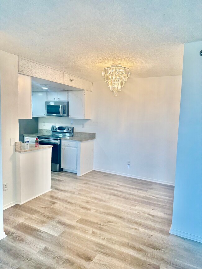 Foto del edificio - 5911 Edsall Rd