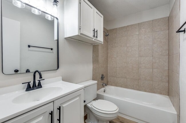 Photo - 418 S Las Vegas Trl - 1 Townhome