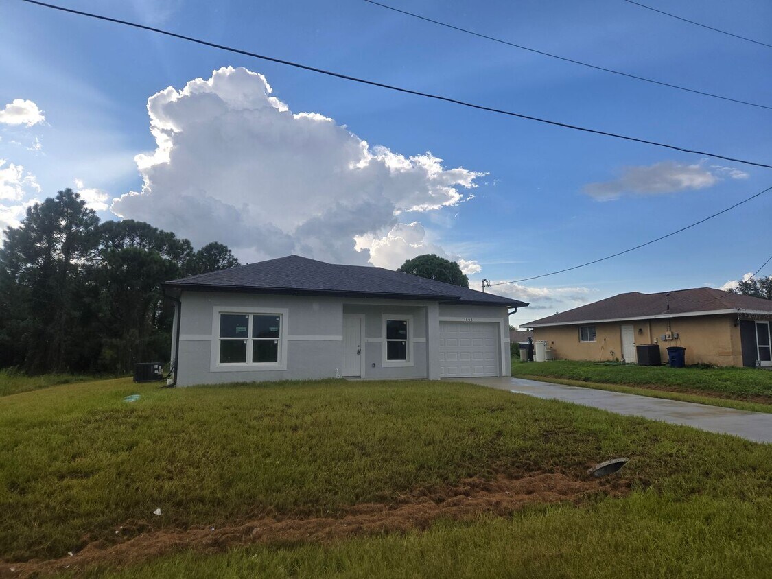 Brand New 2/2/1- SW Lehigh Acres - Brand New 2/2/1- SW Lehigh Acres