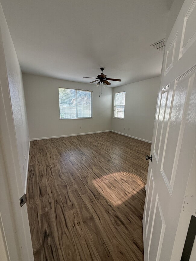 Building Photo - Stunning Spacious Single Story Home You Should Want to Call Home!