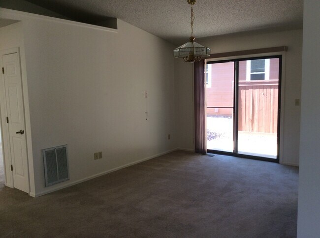 Foto del edificio - Beautiful Home in Brookdale Skyline Community!