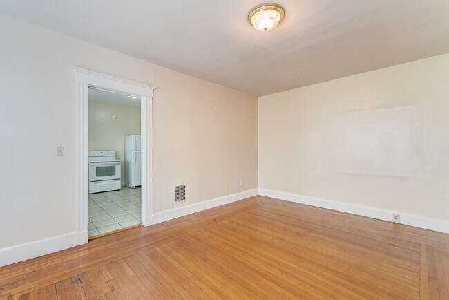 Foto del edificio - 318-320 Howard Ave