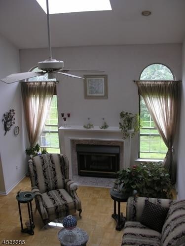 Foto del edificio - 136 Buttercup Ct