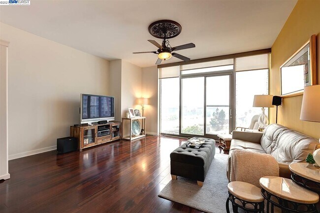 Foto del edificio - 38 N Almaden Blvd