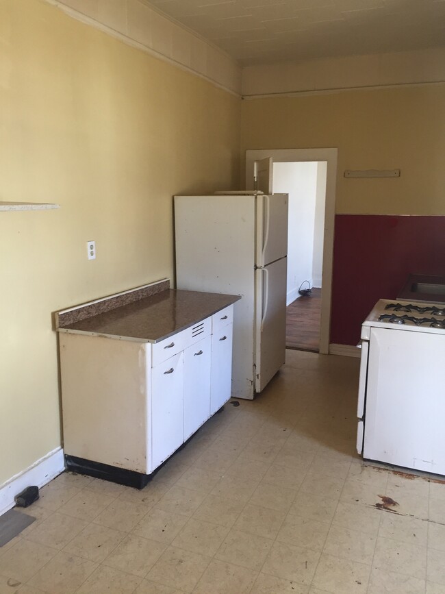 Building Photo - 303 Laser St