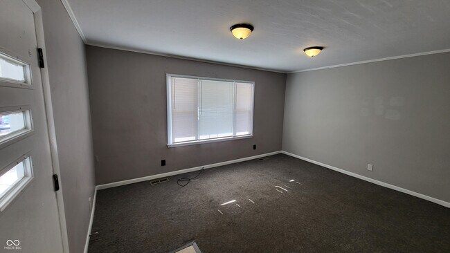 Foto del edificio - 330 W 6th St