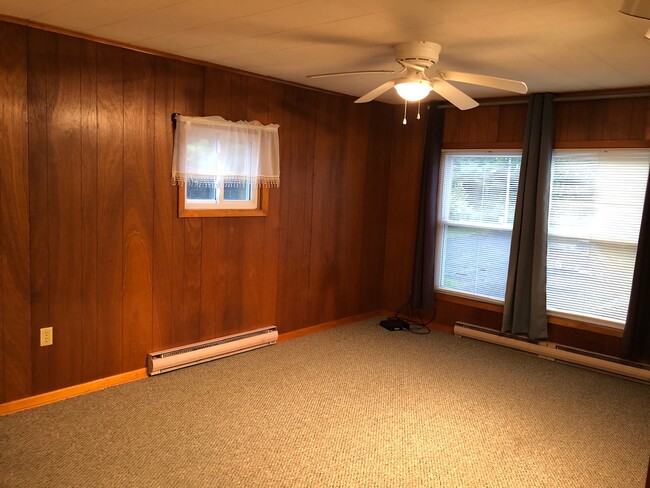Living room - 112 Erie St