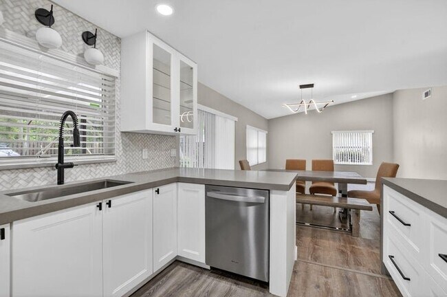 Foto del edificio - 3068 NW 25th Way