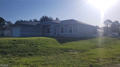 Building Photo - 653 Foxchase Dr