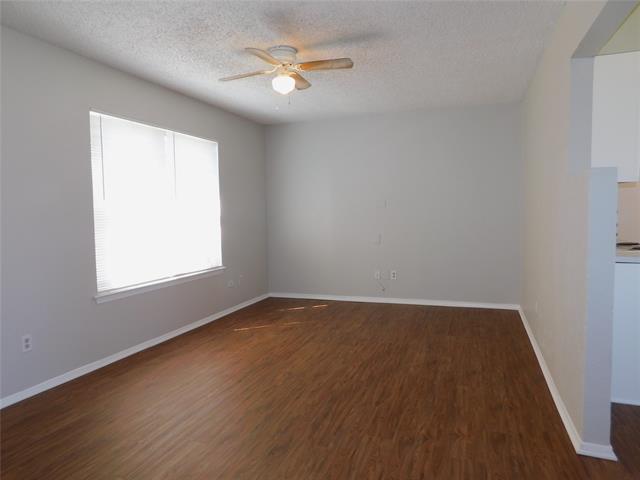 Foto del edificio - 1705 White Oak Ct