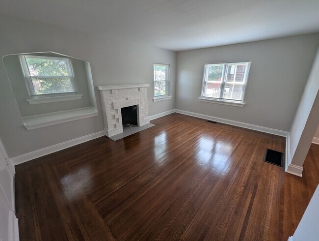Foto del edificio - Beautifully renovated 2 bedroom house with...