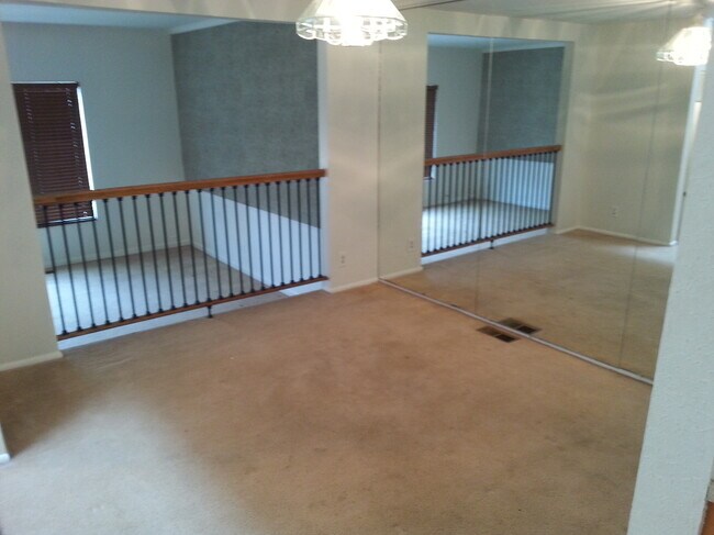 Foto del edificio - 1805 Laurelhurst Dr E