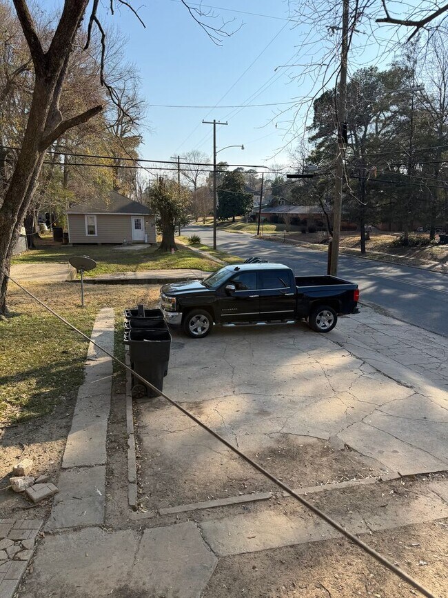 Foto del edificio - Historic Highland Charm – Beautifully Refurbished Upstairs Unit for Lease