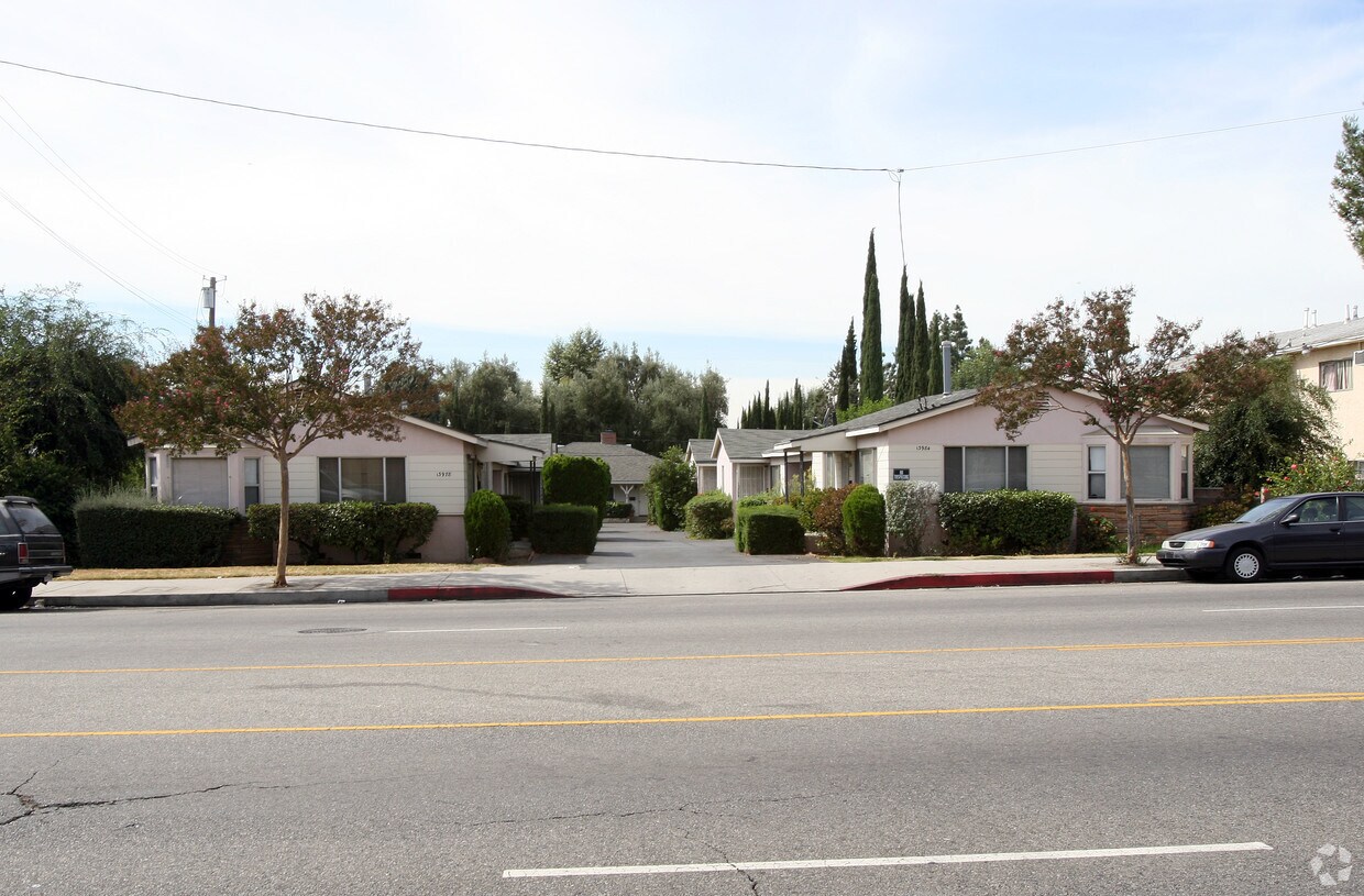1397813980 Foothill Blvd, Sylmar, CA 91342 Apartments in Sylmar, CA