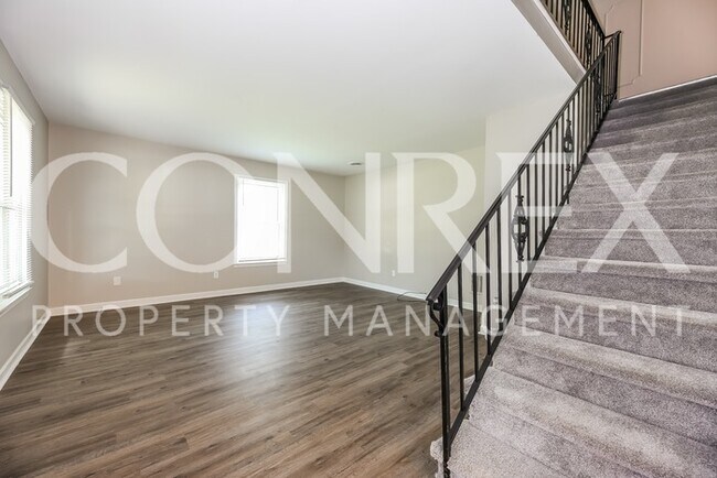 Foto del edificio - Charming Three Bedroom Home Now Available
