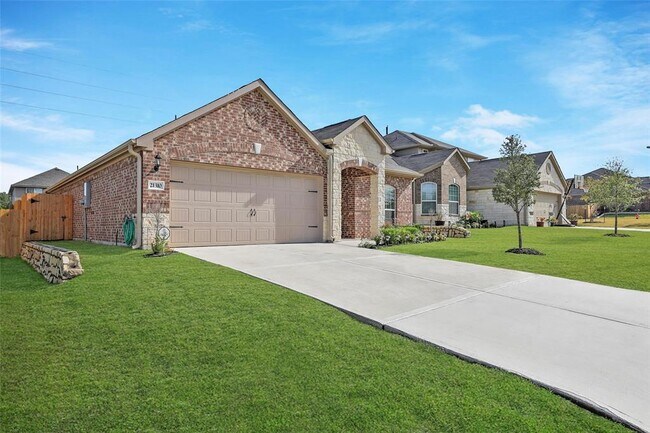 Building Photo - 21310 Echo Manor Dr