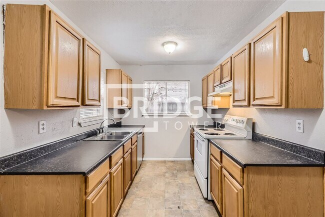 Foto del edificio - 6405 Magnolia Ln