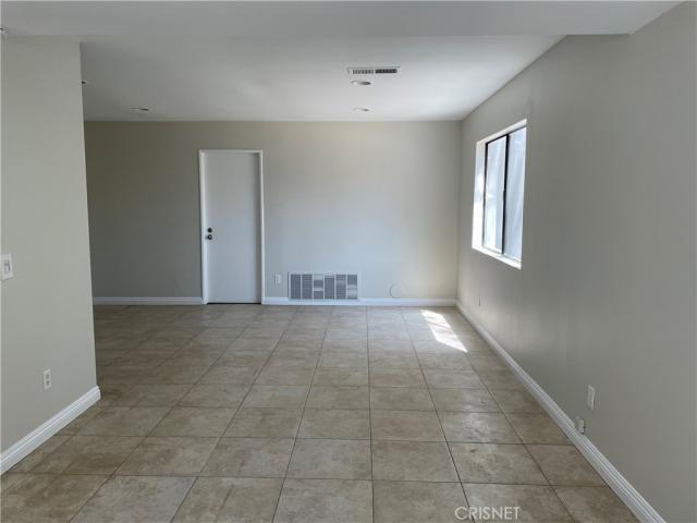 Building Photo - 4 bedroom in Woodland Hills CA 91367