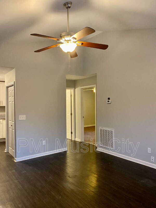 Foto del edificio - 197 Hicks Rd