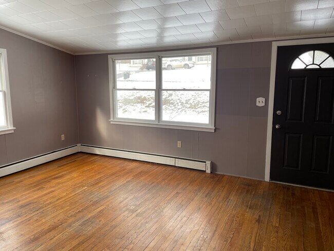 Living Room - 2154 Mountain View Ave