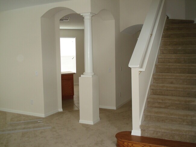 Building Photo - Eagle Creek at Lake Nona. 4/2.5 with Conservation View. Lawn Care Included with Rent!!