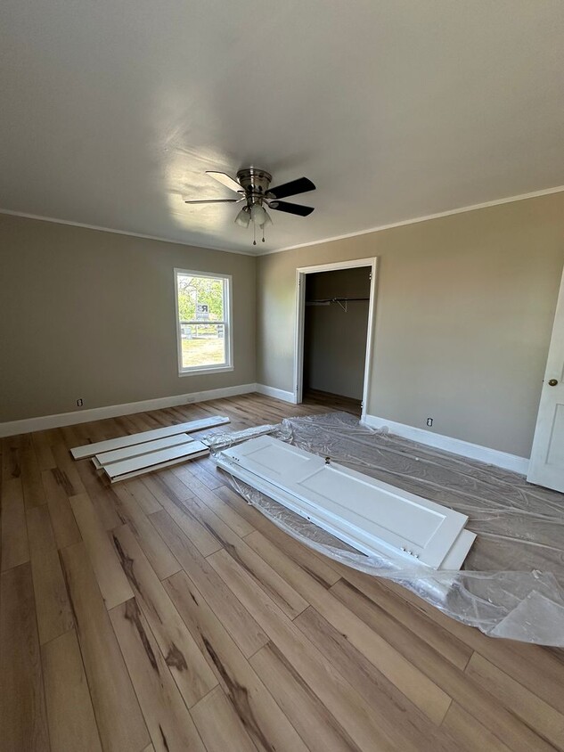 Foto del edificio - 2 Bed/1 Bath House UNDER RENOVATIONS