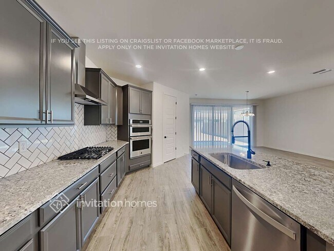 Building Photo - 19648 W Roma Ave