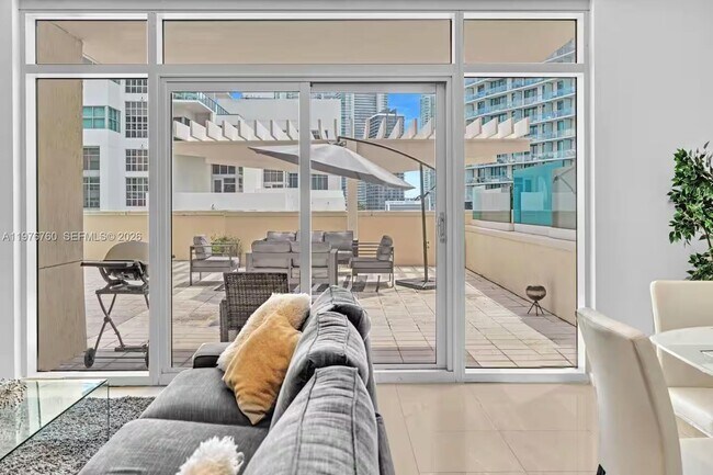 Foto del edificio - 3250 NE 1st Ave